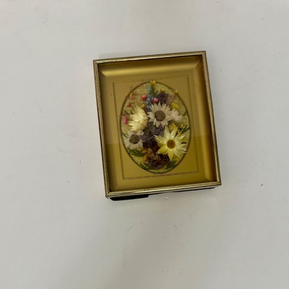 Vintage Pressed Dried Flower Art in Gold Metal Frame - Picture 2 of 5